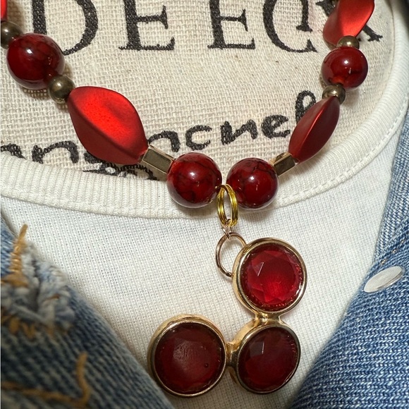 VELVET RED BUBBLES STATEMENT NECKLACE WITH TURQUOISE - Picture 3 of 7